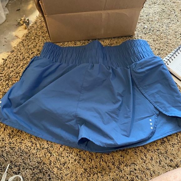 Life lives in movement Track that High Rise short 3” free people insp  #7030%off - Picture 4 of 6